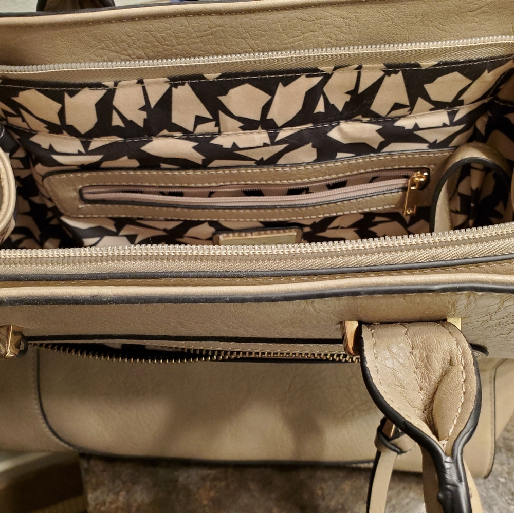 Purse - Picture 3 of 4